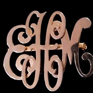 Absolutely beautiful golden vintage initial brooch
